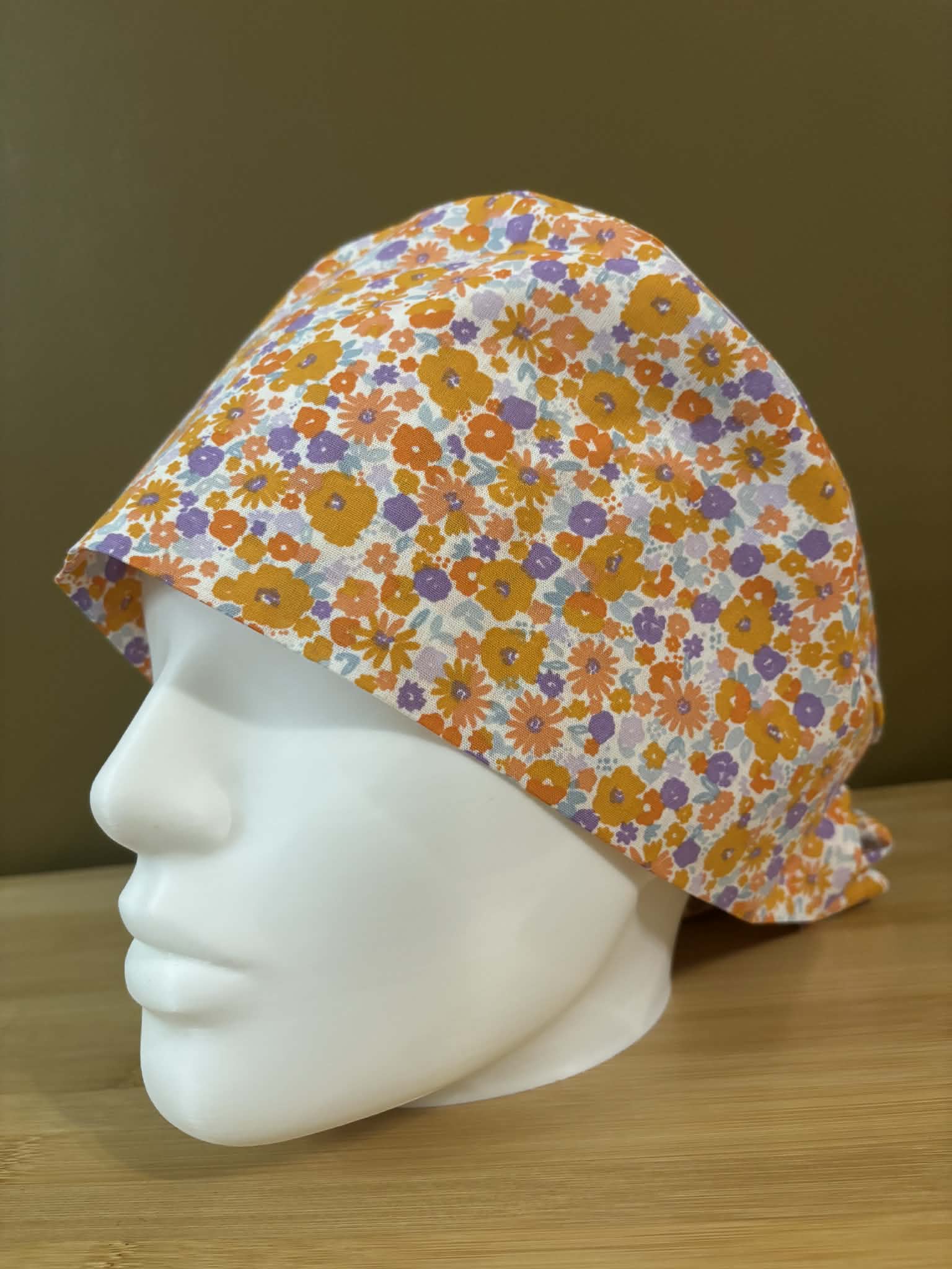 Calot fleurs oranges